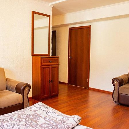 Nuri Hotel Стадион 卡拉甘达 外观 照片