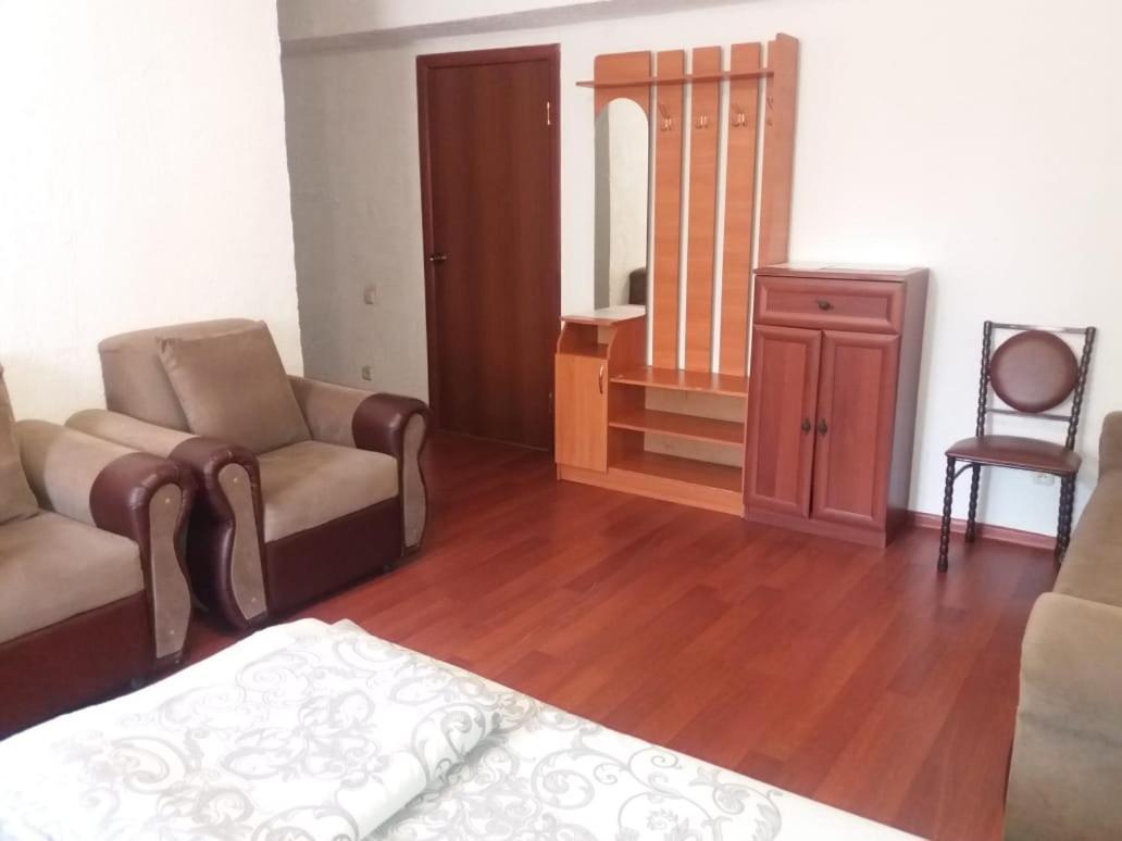 Nuri Hotel Стадион 卡拉甘达 外观 照片