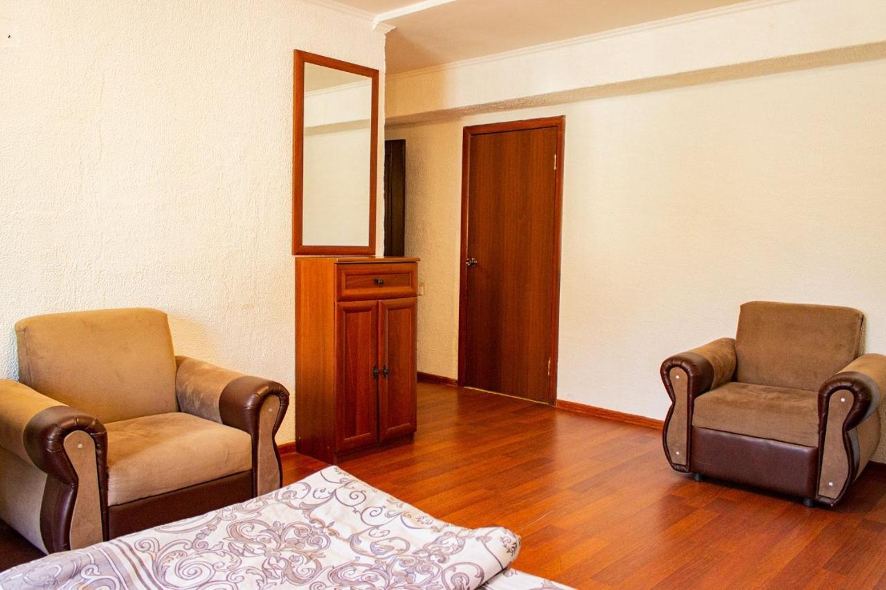 Nuri Hotel Стадион 卡拉甘达 外观 照片